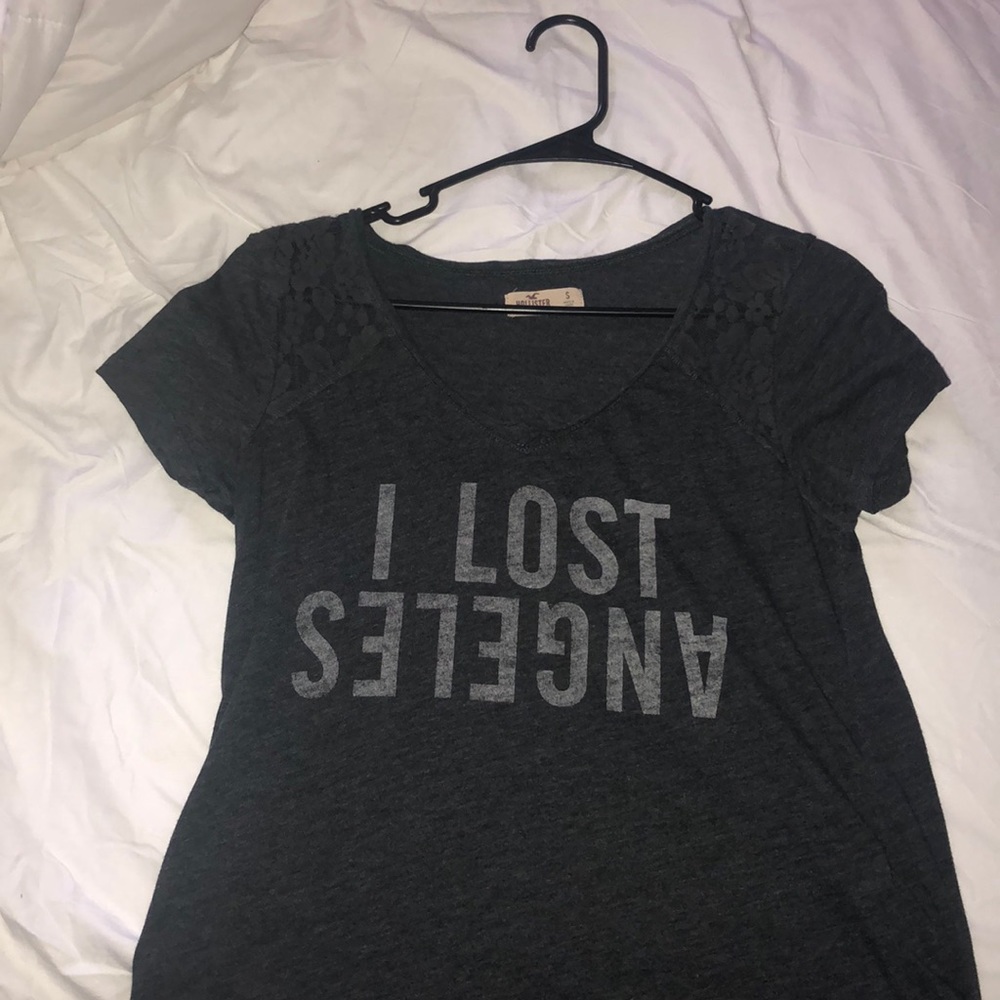 Hollister causal tee with lace detail